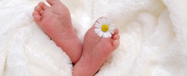 baby-massage-tips-benefits-of-massage-wonderparenting