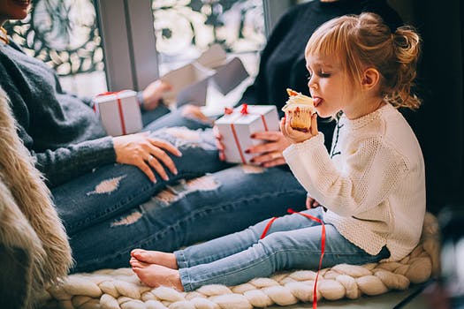 toddler eating sweets--wonderparenting