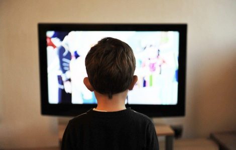 impact-of-television-on-children-wonderparenting