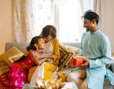 celebrate-diwali-with-kids-wonderparenting