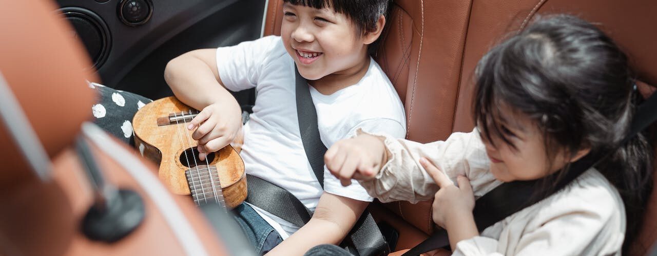 3-car-seats-in-a-row-wonderparenting