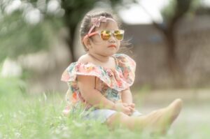 choosing-best-toddler-sunglasses-parents-guide-wonderparenting