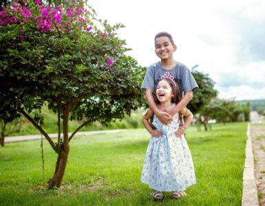 sibling-rivalry-causes-tips-wonderparenting