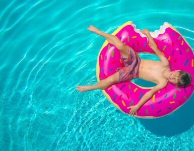 how-to-select-the-right-home-swimming-pool-for-kids-wonderparenting