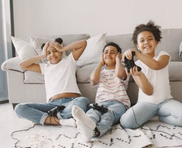 root-cause-of-sibling-rivalry-solutions-wonderparenting