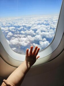 infant-car-seat-airplane-travel-safe-stress-free-tips-wonderparenting
