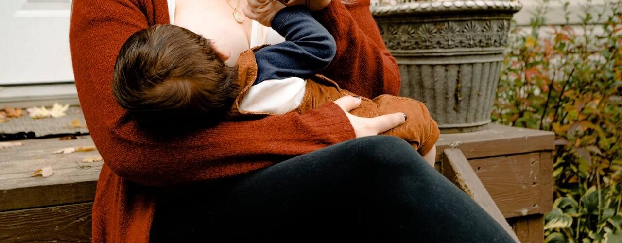 breastfeeding-routines-modern-moms-wonderparenting