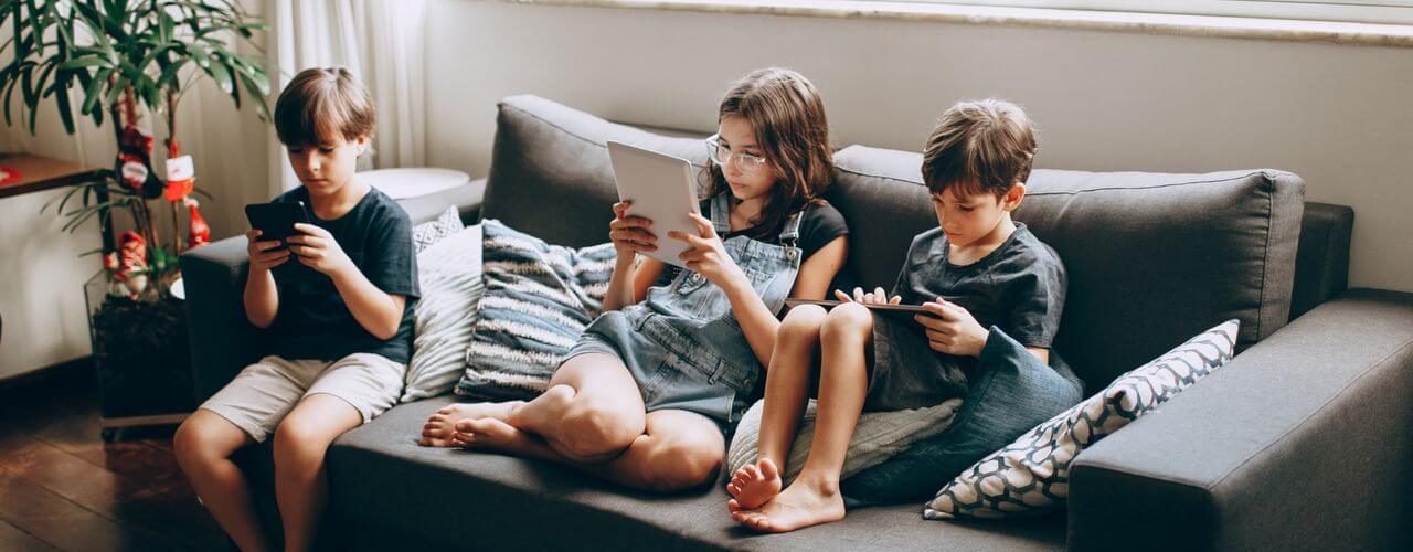 real-tips-for-balanced-screen-time-and-safer-kids-wonderparenting