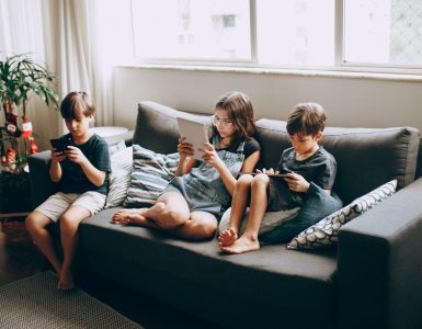real-tips-for-balanced-screen-time-and-safer-kids-wonderparenting
