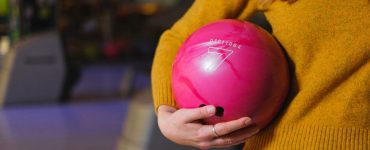 how-to-introduce-kids-to-bowling-parents-guide-wonderparenting